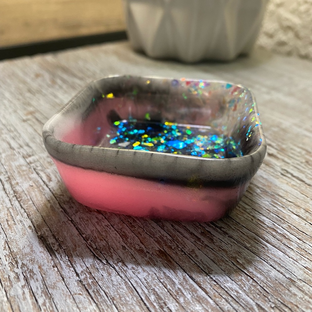 Handmade Resin Ring Dish - Picture 3 of 17